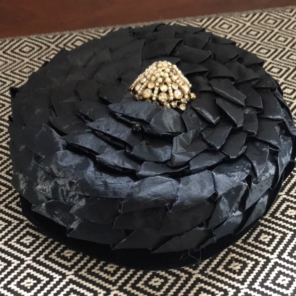 Vintage shiny black pillbox hat